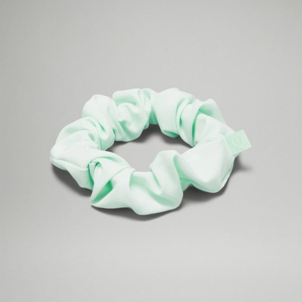 NWT lululemon Uplifting Scrunchie in Mint Moment MIMO O/S One Size